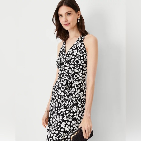 NWT Ann Taylor Black & White Geo Sleeveless Wrap Dress‎ - Medium - Picture 1 of 8